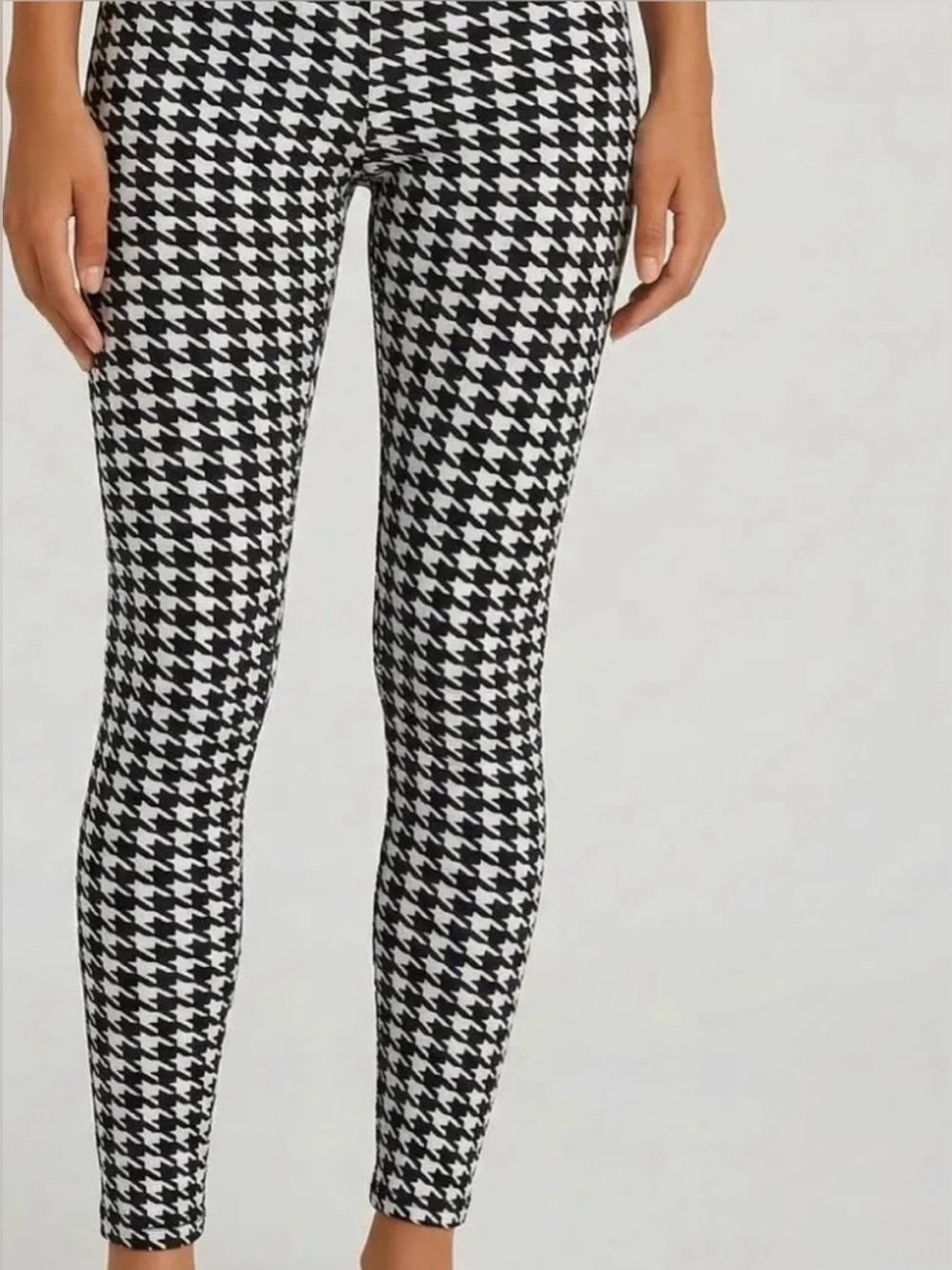 NOCTURNE Houndstooth Knit Leggings High Rise Black White NWT S
